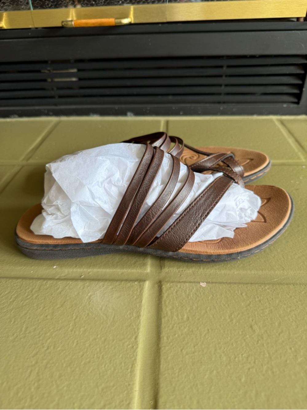 b.o.c. Alisha Sandals Brown Women’s Size 10